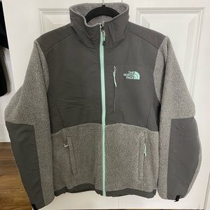The North Face Women’s Denali Jacket (Grey)